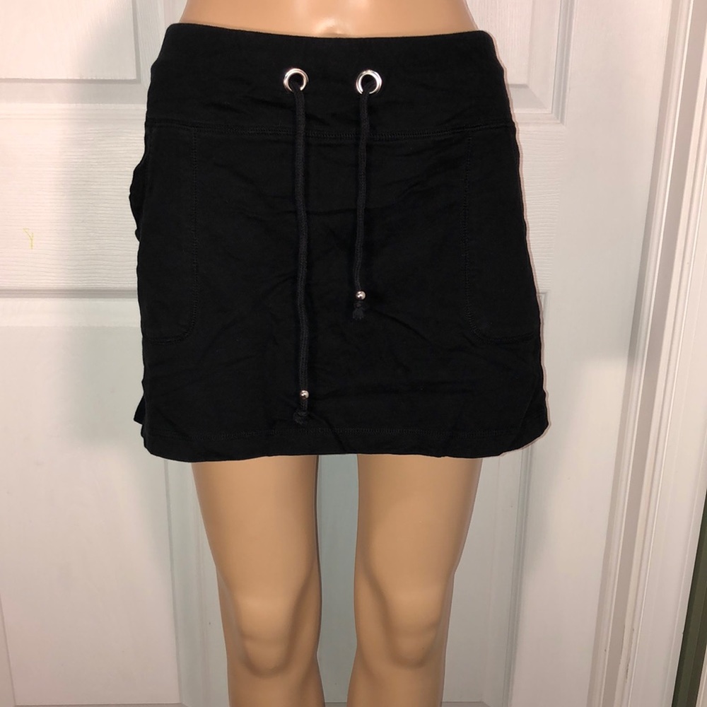 NY&CO Black Skirt. L
